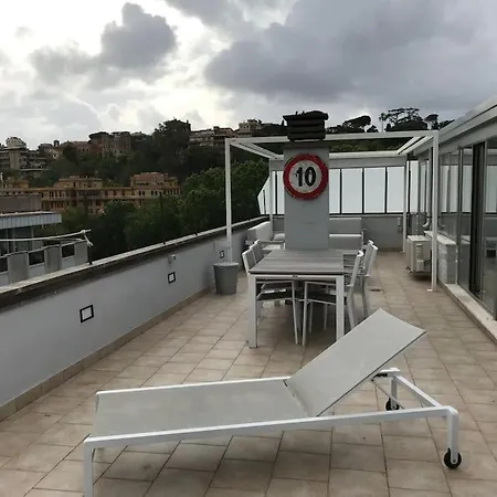 شقة Trastevere Attic Raffaello's *